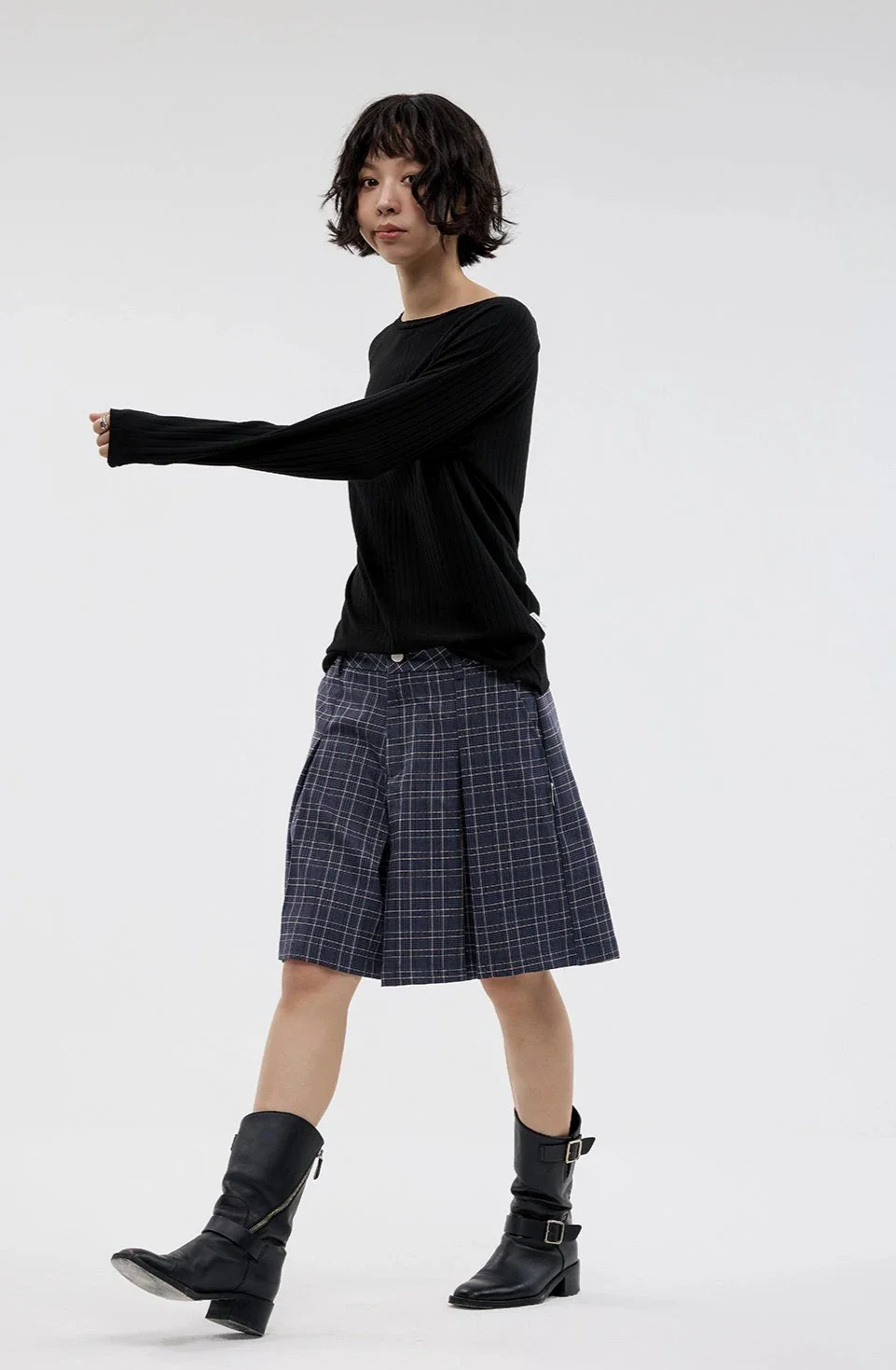 Plaid Pleated Bermuda Shorts - Image 10