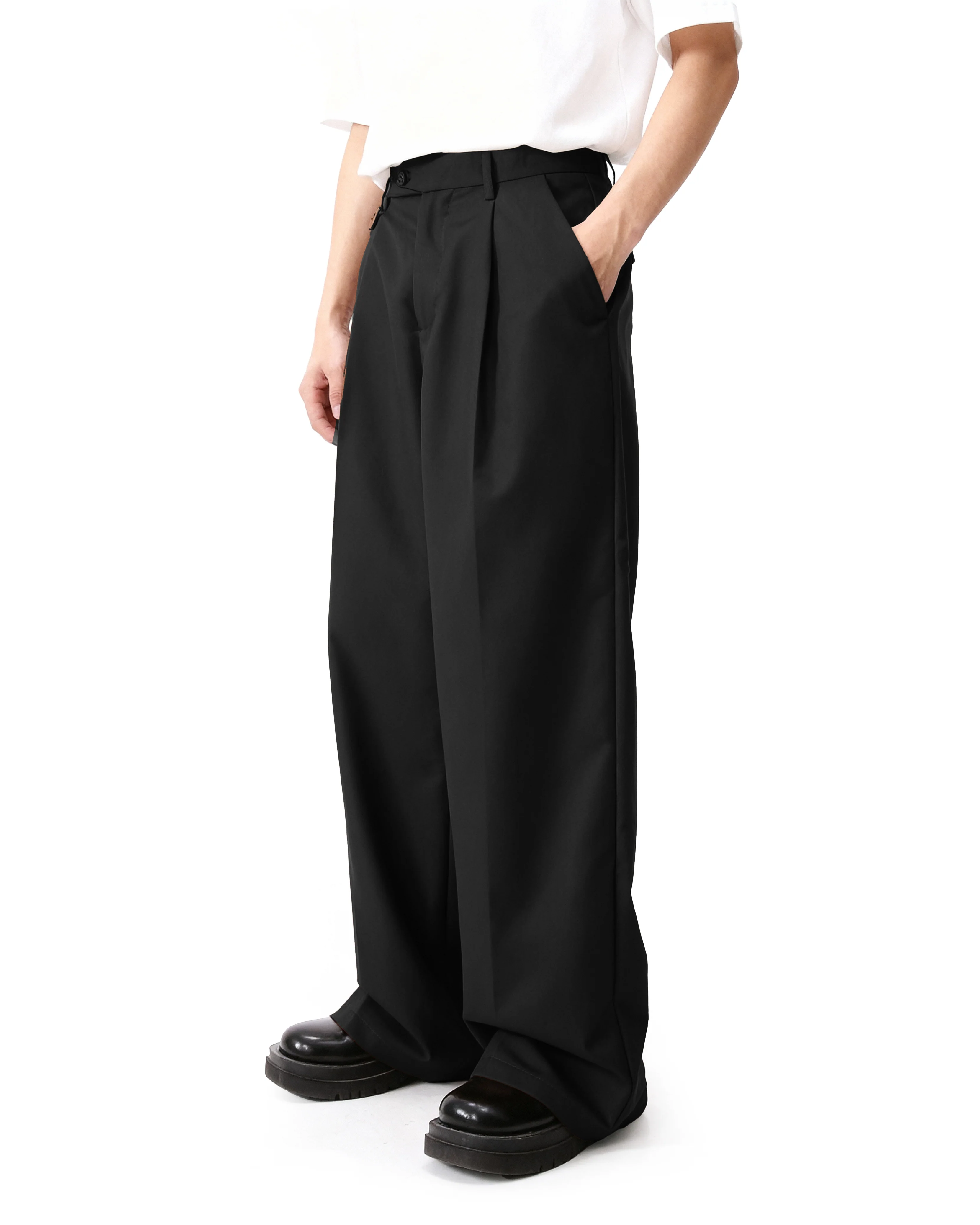 Pleated Wide Leg Low-Waisted Trousers - Image 3