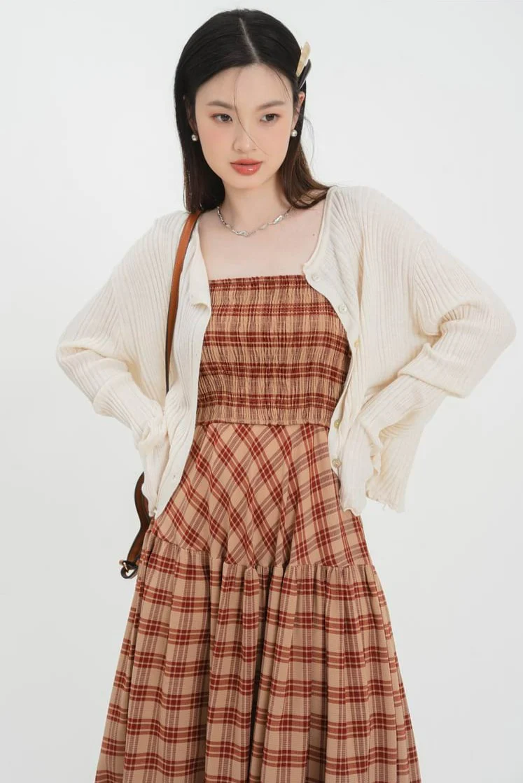 Ruffle Hem Ribbed Button Top - Image 17