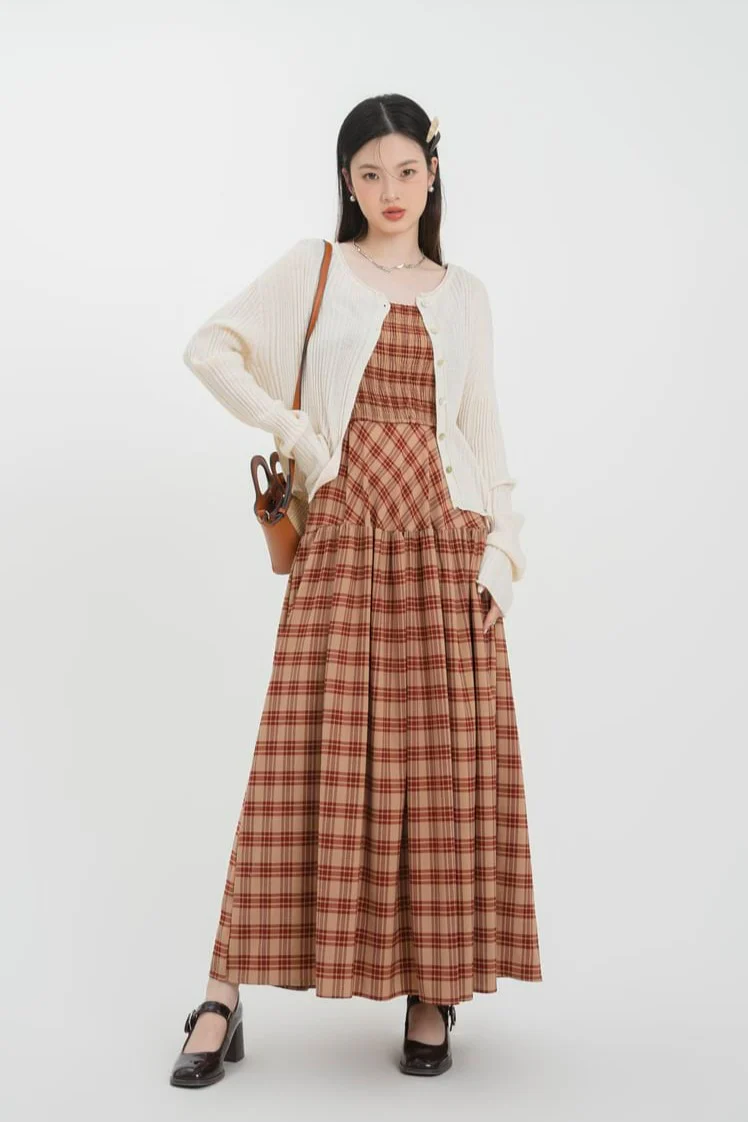 Ruffle Hem Ribbed Button Top - Image 19