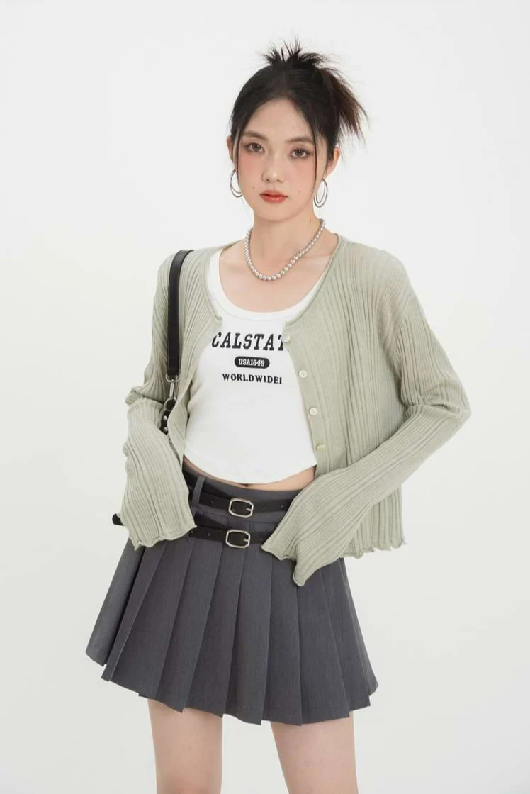 Ruffle Hem Ribbed Button Top - Image 21