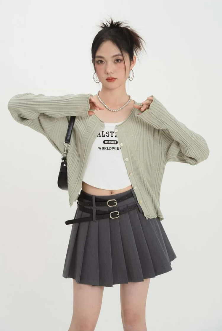 Ruffle Hem Ribbed Button Top - Image 23