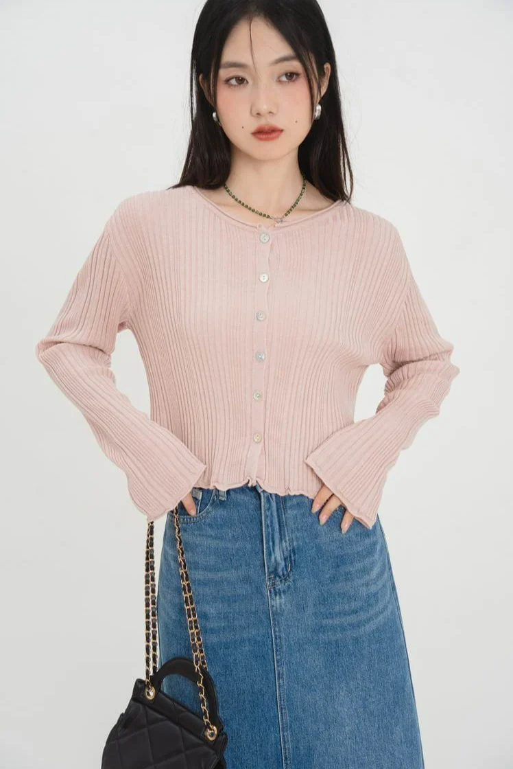 Ruffle Hem Ribbed Button Top - Image 24
