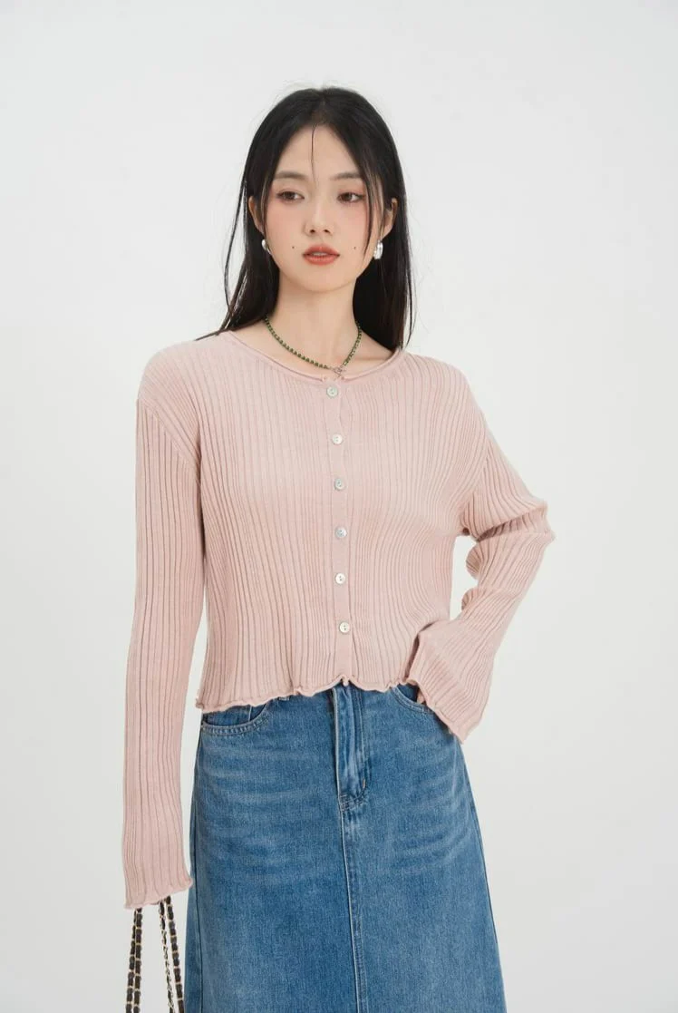 Ruffle Hem Ribbed Button Top - Image 27