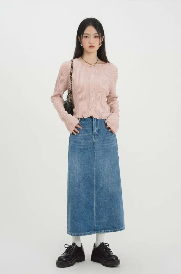 Ruffle Hem Ribbed Button Top - Image 29