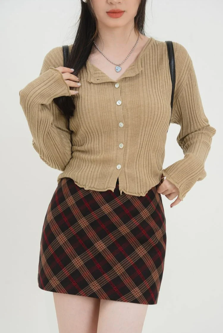 Ruffle Hem Ribbed Button Top - Image 4