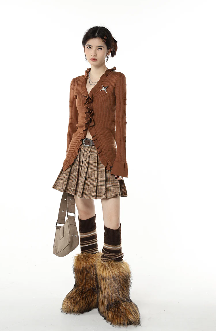 Ruffled Hem Ribbed Top with Star Pin Accessory - Image 30