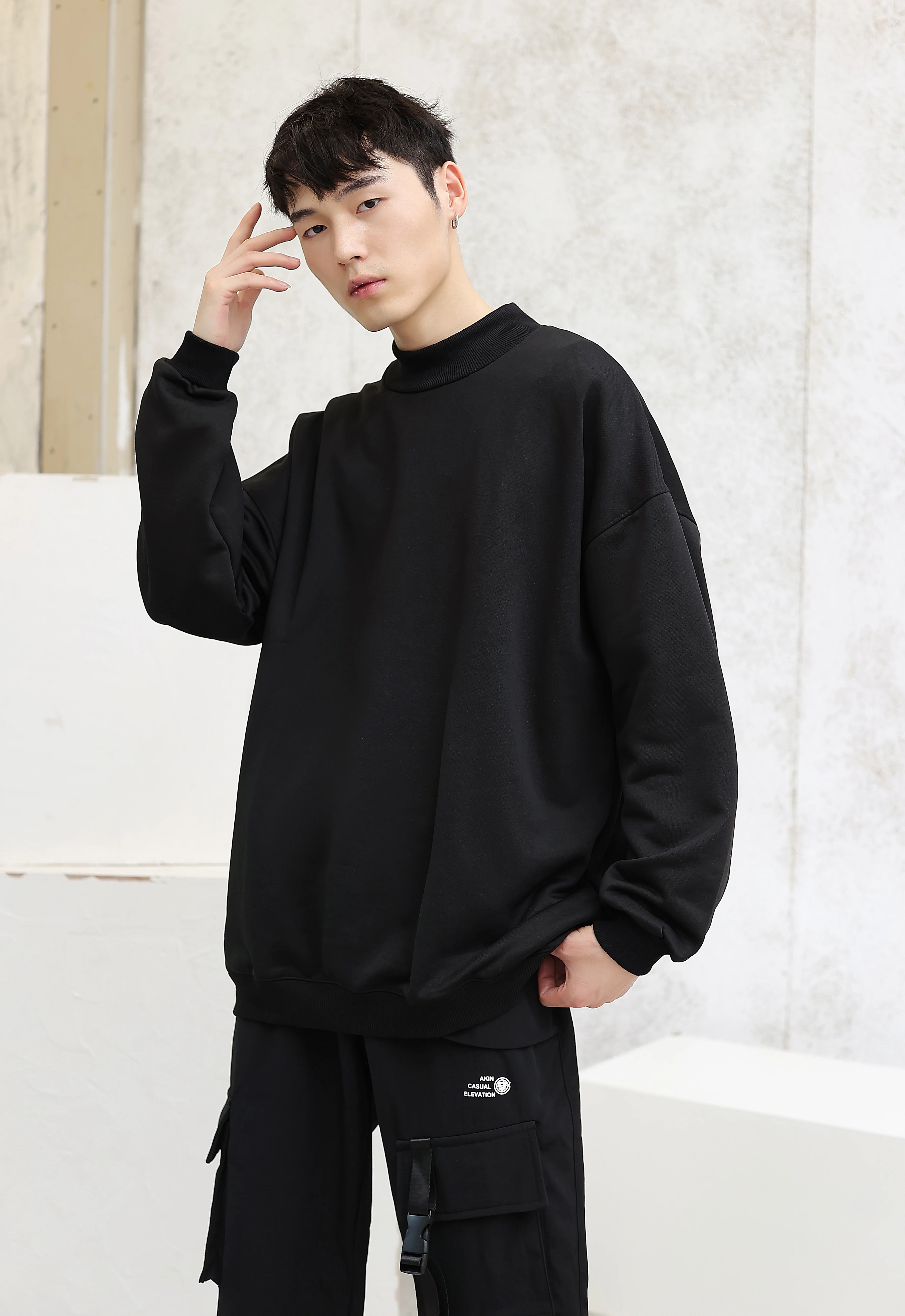 Semi-Turtleneck Oversized Sweatshirt - Image 9
