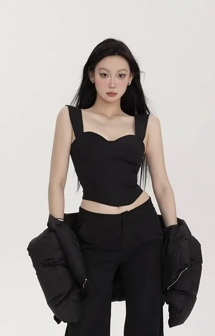 Sleeveless Sweetheart Neckline Crop Top - Image 3