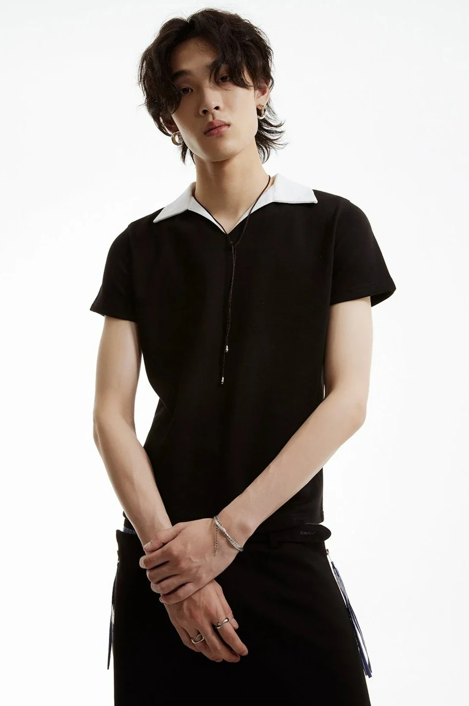 Slim Contrast Collar Zippered Polo Shirt - Image 2