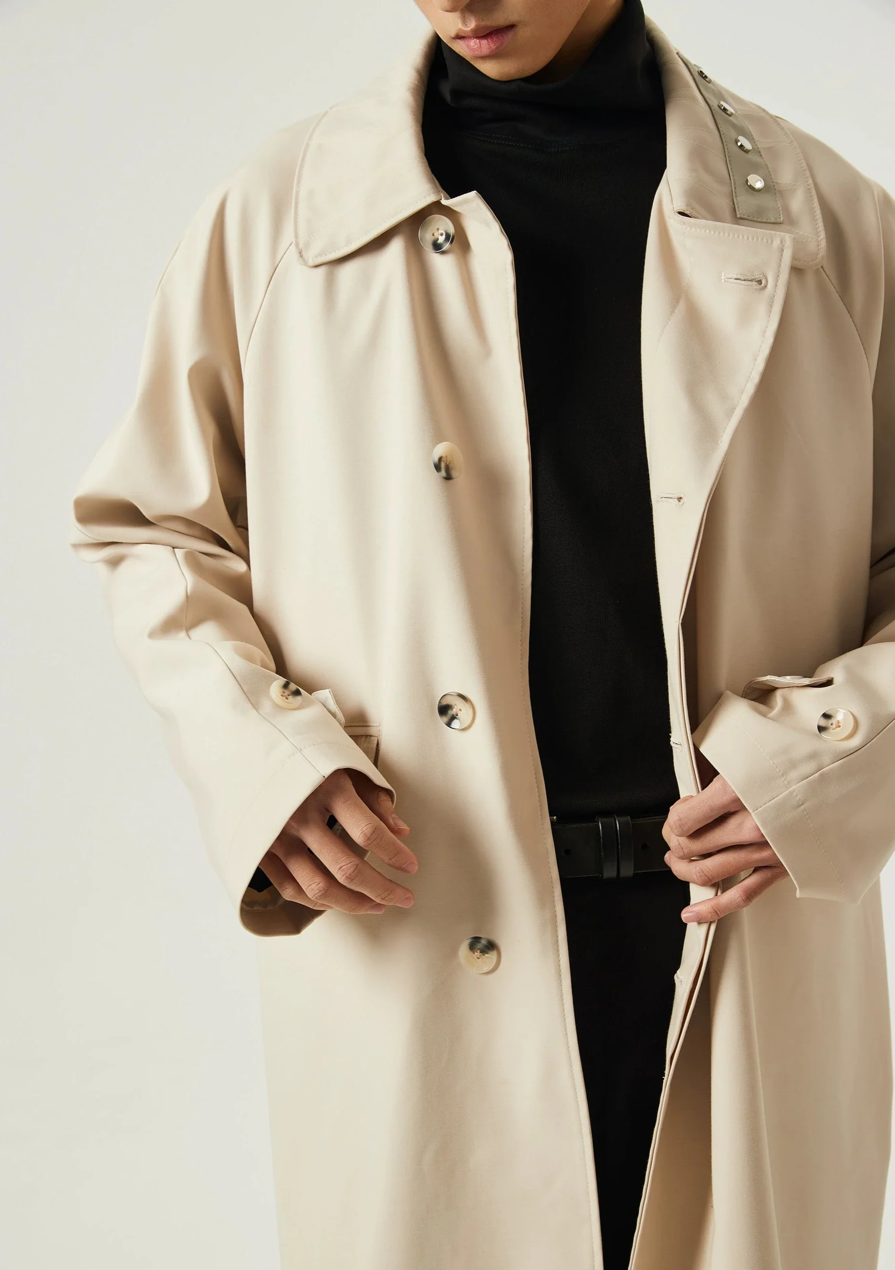 Slim Long Single-Breasted Coat with Collar Studs - Image 10