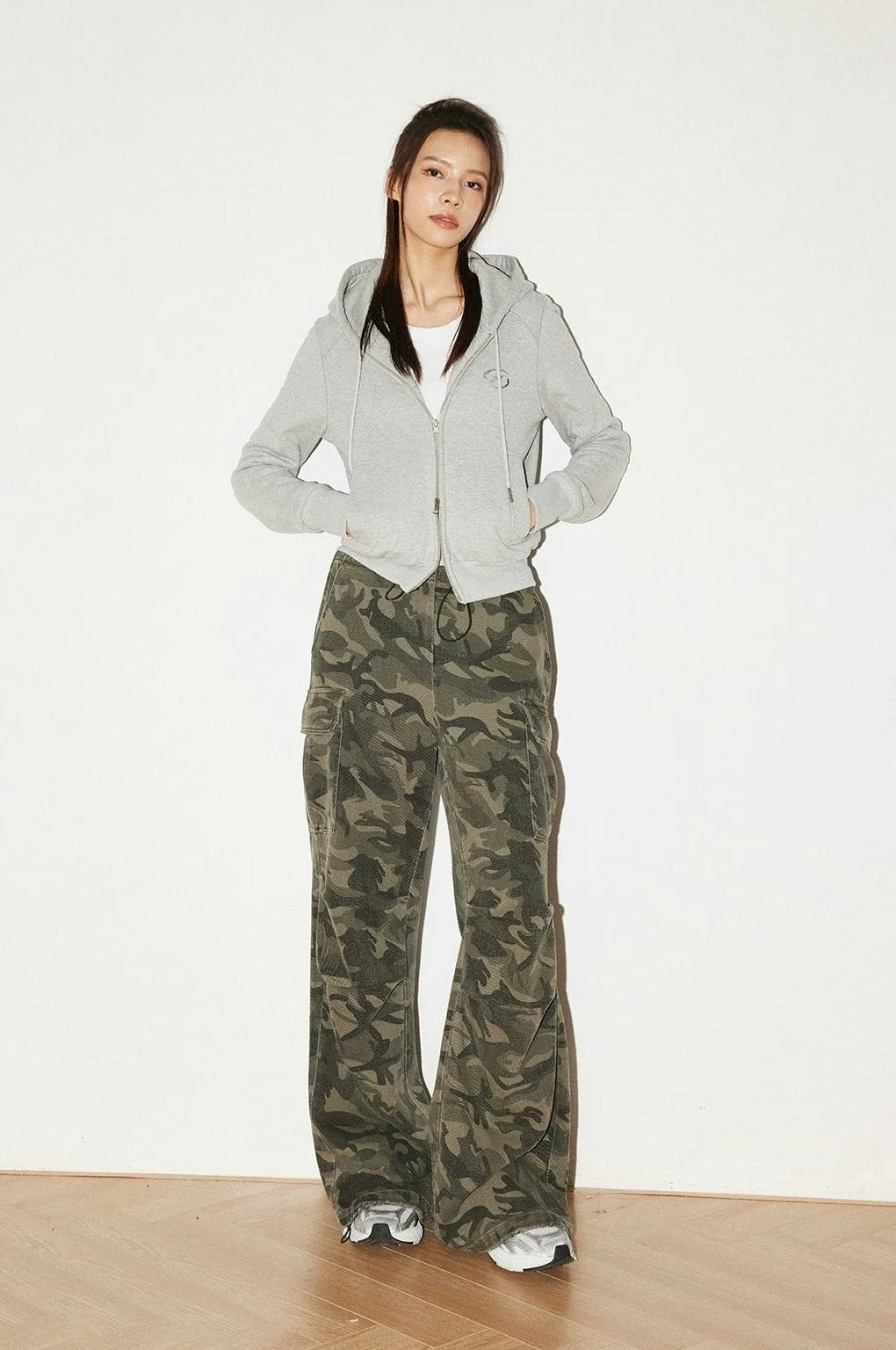 Slim Zip-Up Hoodie Sweatshirt with Metallic Star Badge - Image 7