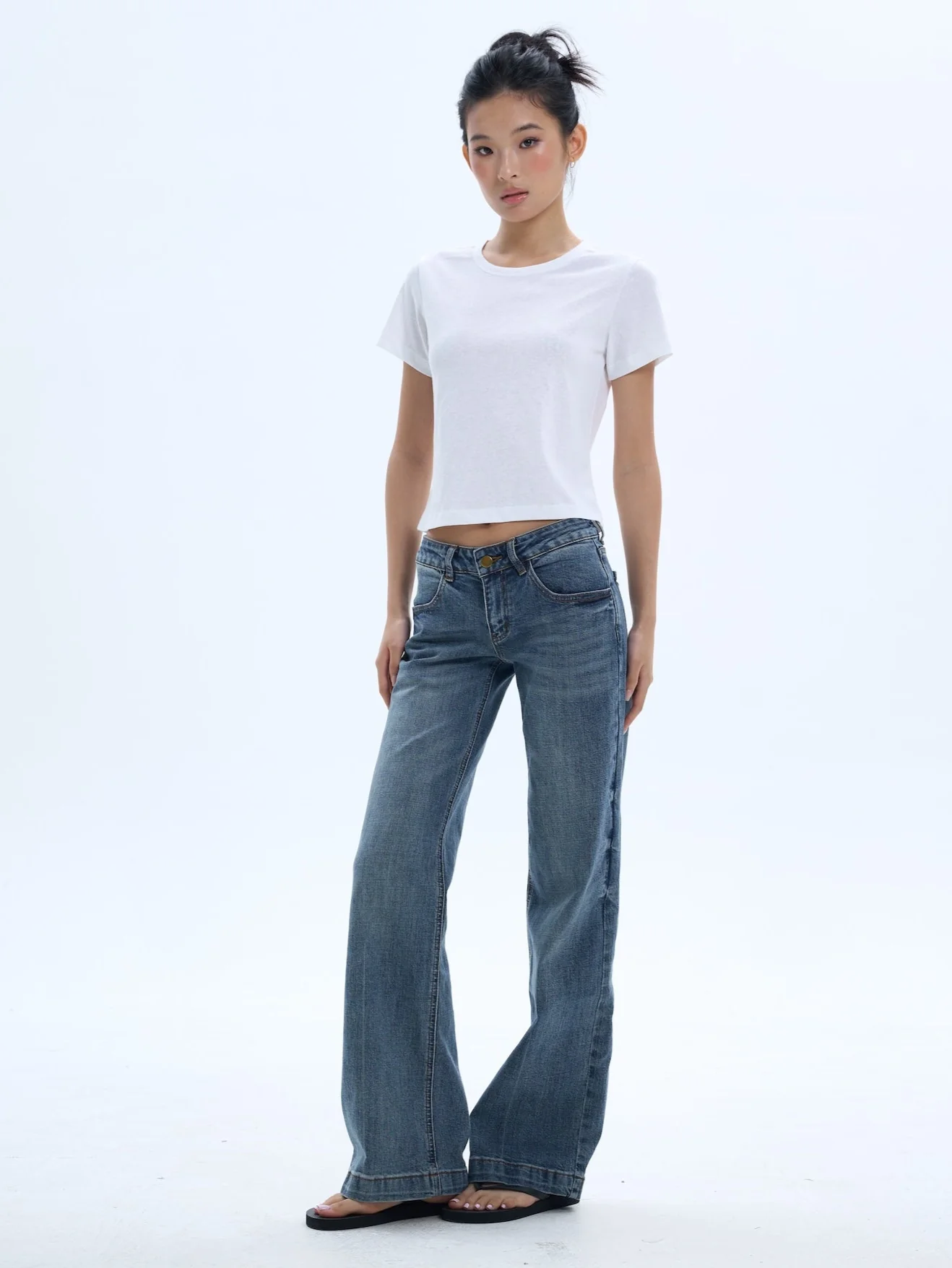 Straight-Leg Mid Waist Jeans with Subtle Flare - Image 4
