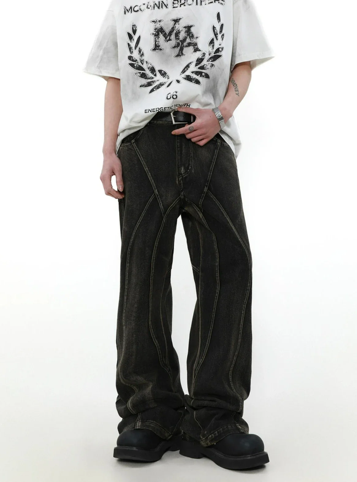 Straight-Leg Washed Denim Jeans with Contrast Stitching - Image 5