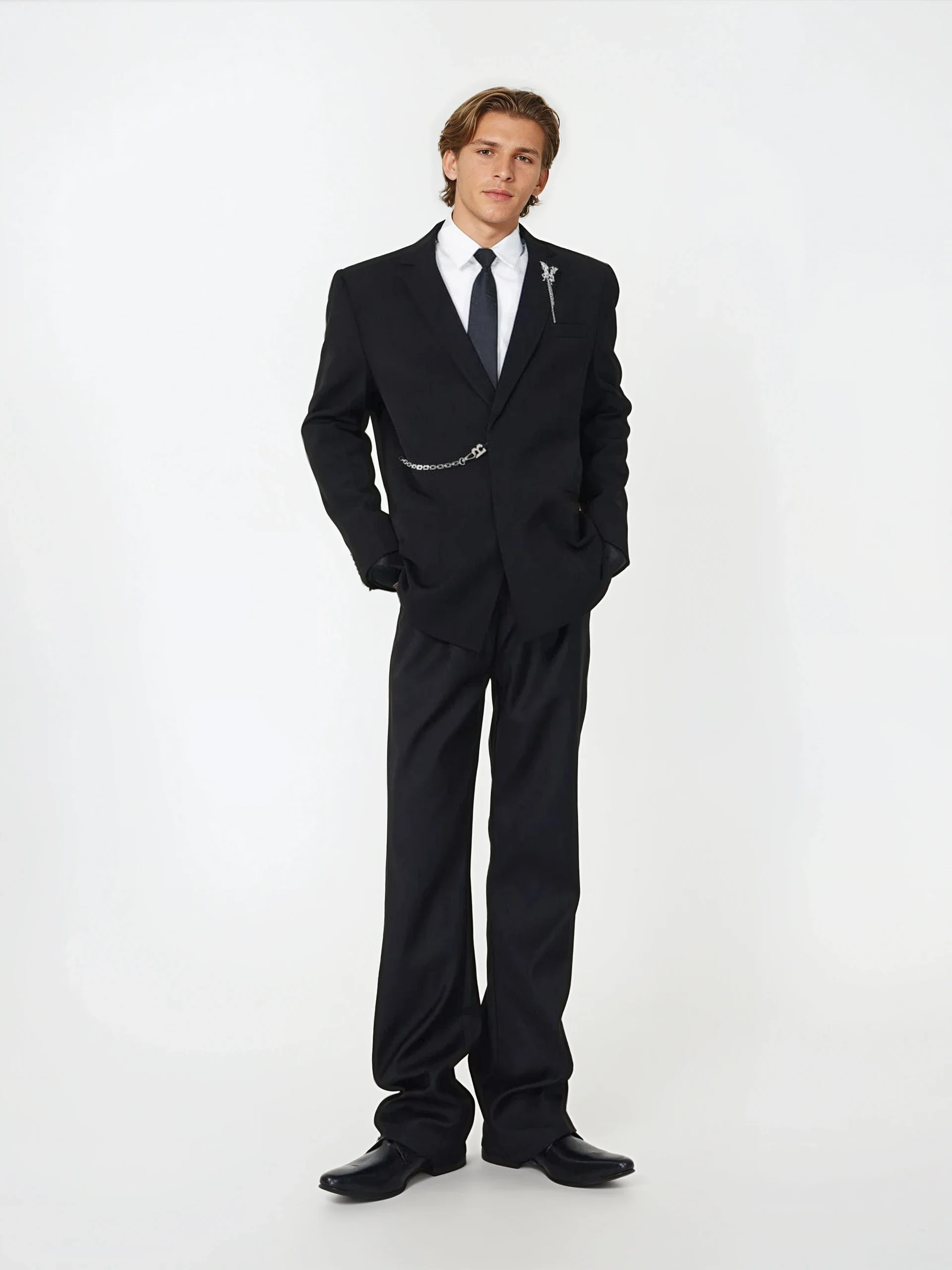 Structured Fit Single-Breasted Blazer with Notch Lapel and Chain Detail - Image 4