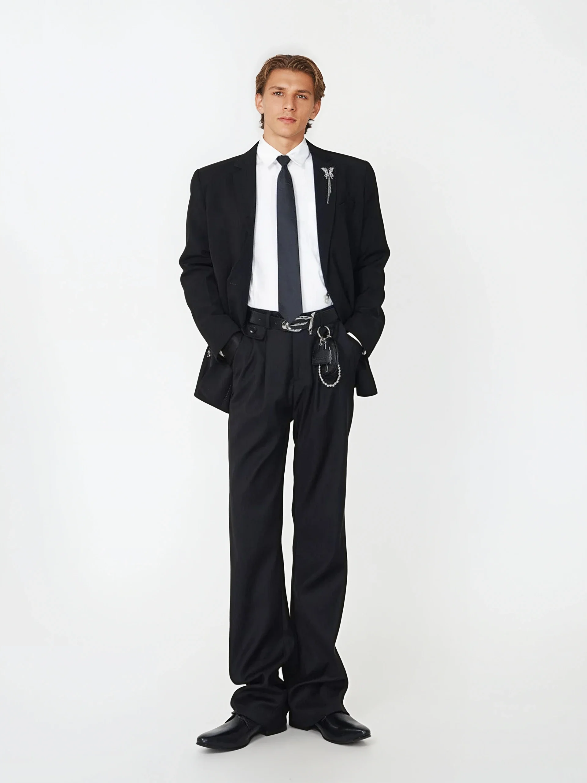 Structured Fit Single-Breasted Blazer with Notch Lapel and Chain Detail - Image 8