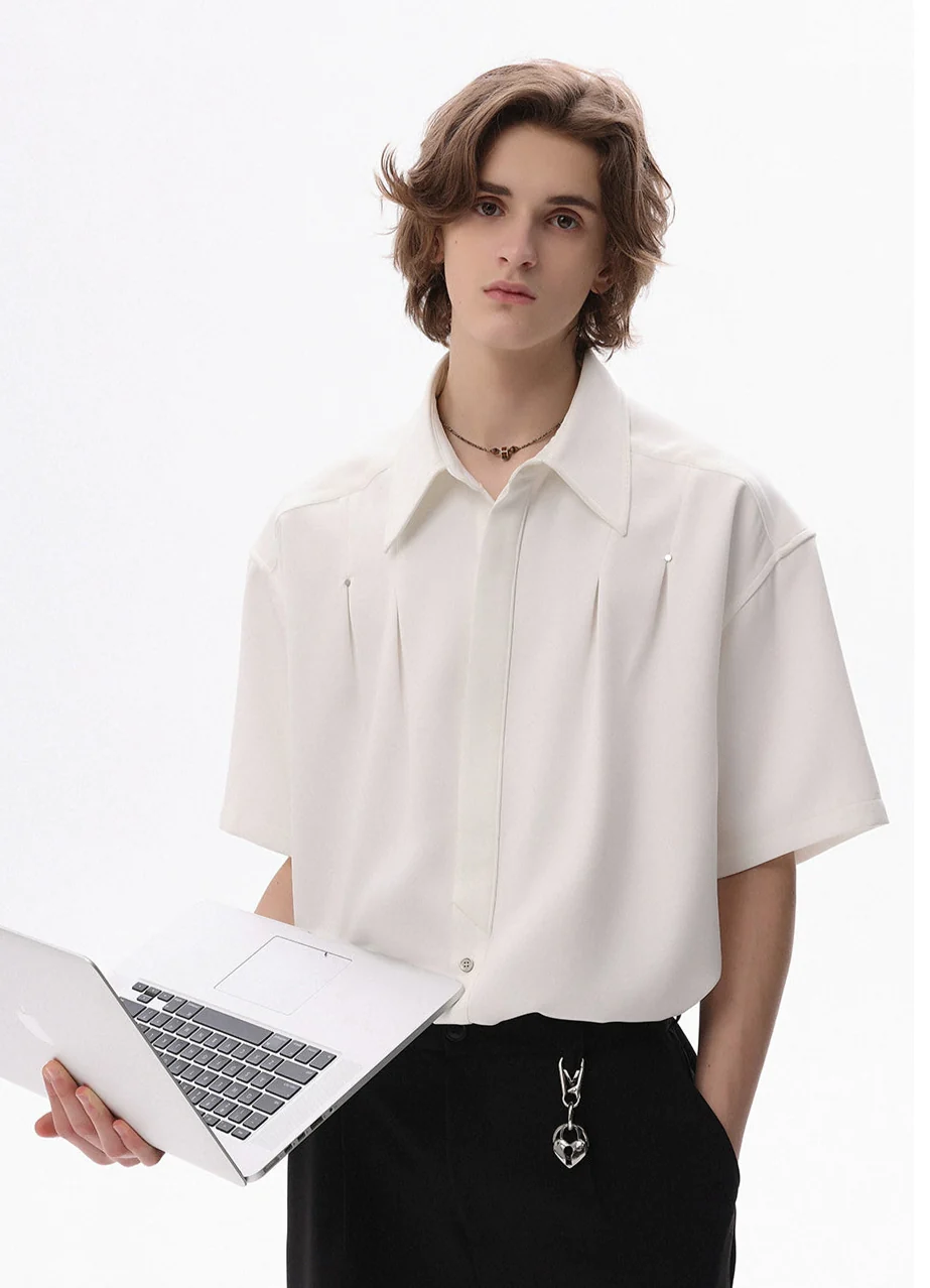 Structured Short-Sleeve Shirt with Pleated Front and Concealed Placket - Image 3