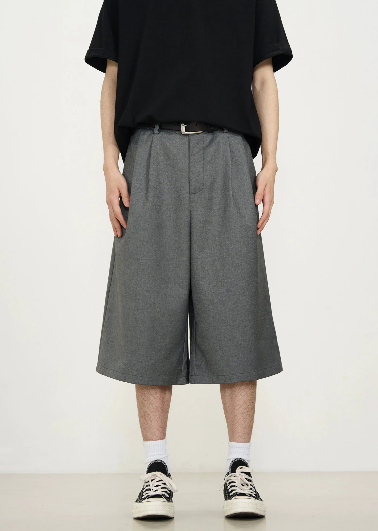 Wide-Leg Pleated Bermuda Shorts - Image 2