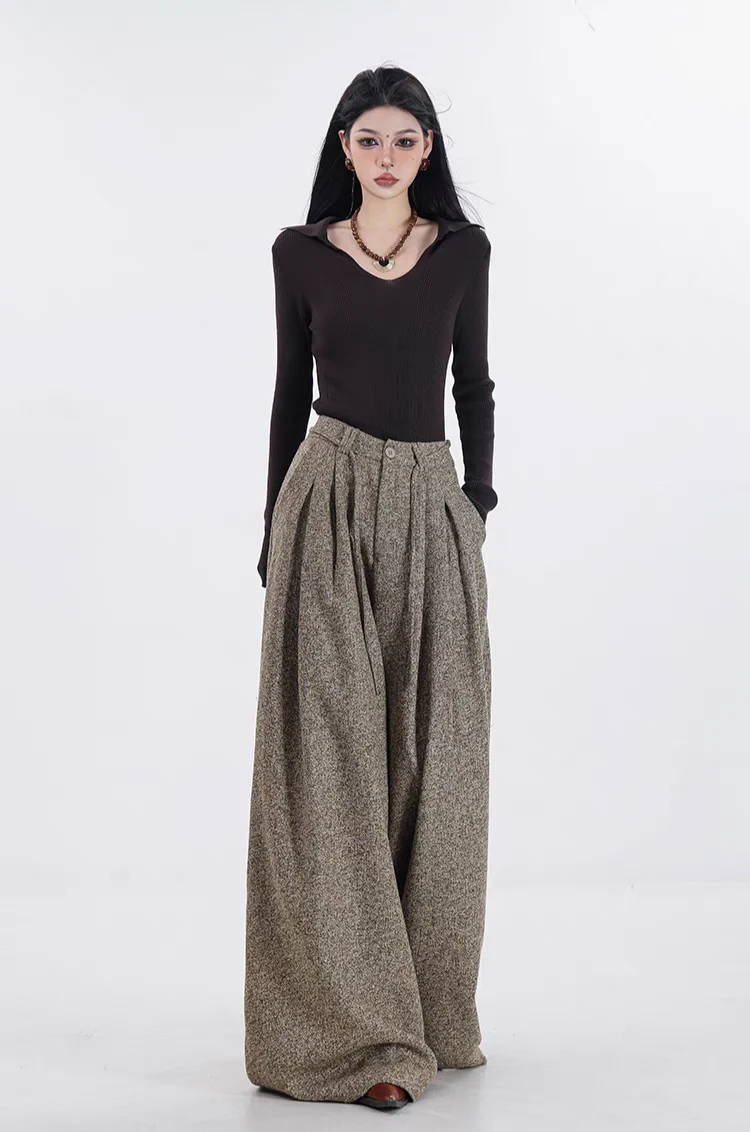 Wide-Leg Pleated Textured Trousers with Waist String - Image 10