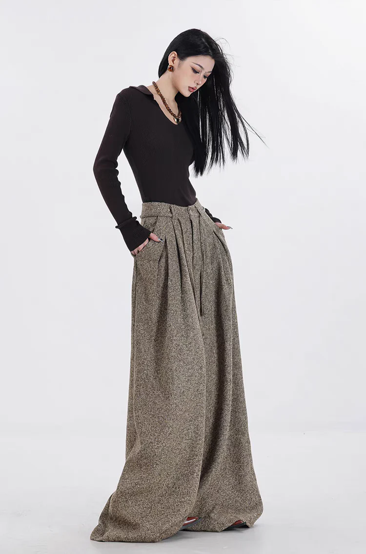 Wide-Leg Pleated Textured Trousers with Waist String - Image 11