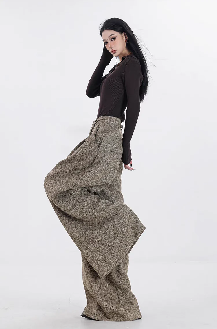 Wide-Leg Pleated Textured Trousers with Waist String - Image 12