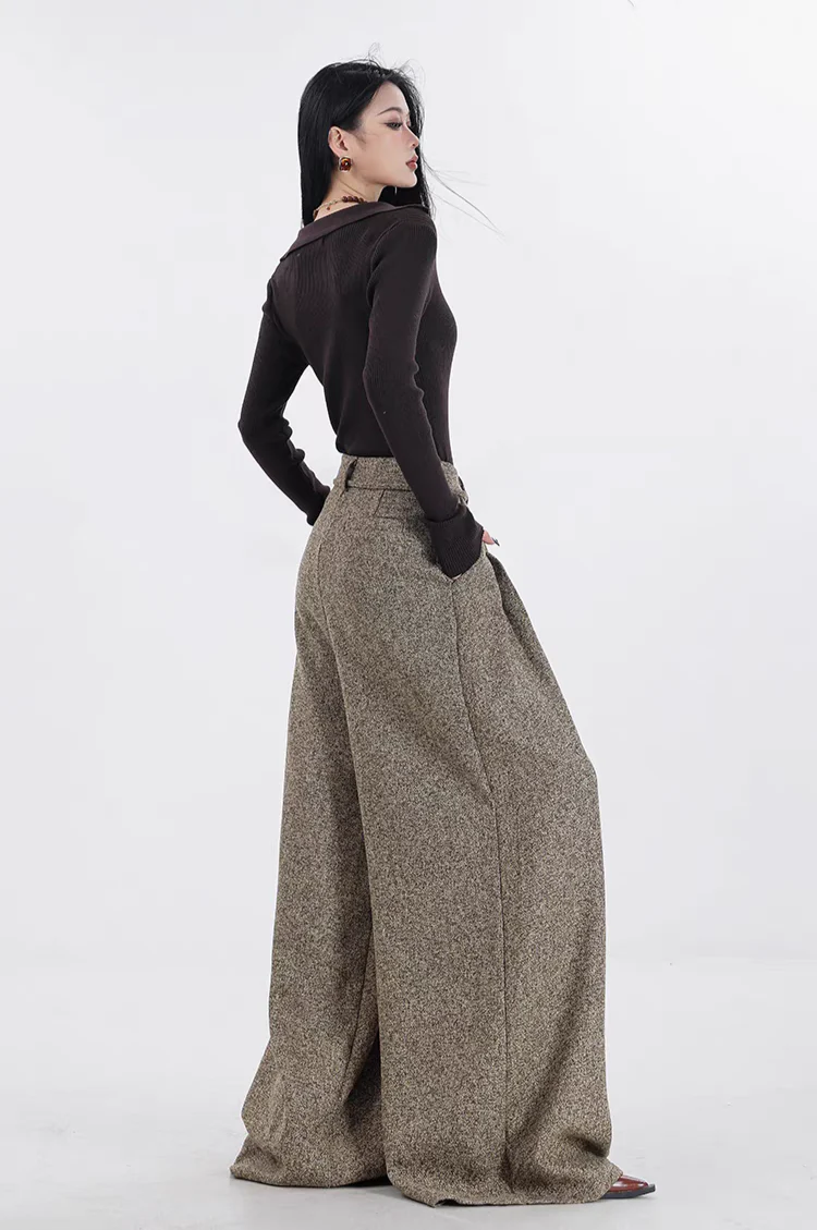 Wide-Leg Pleated Textured Trousers with Waist String - Image 6