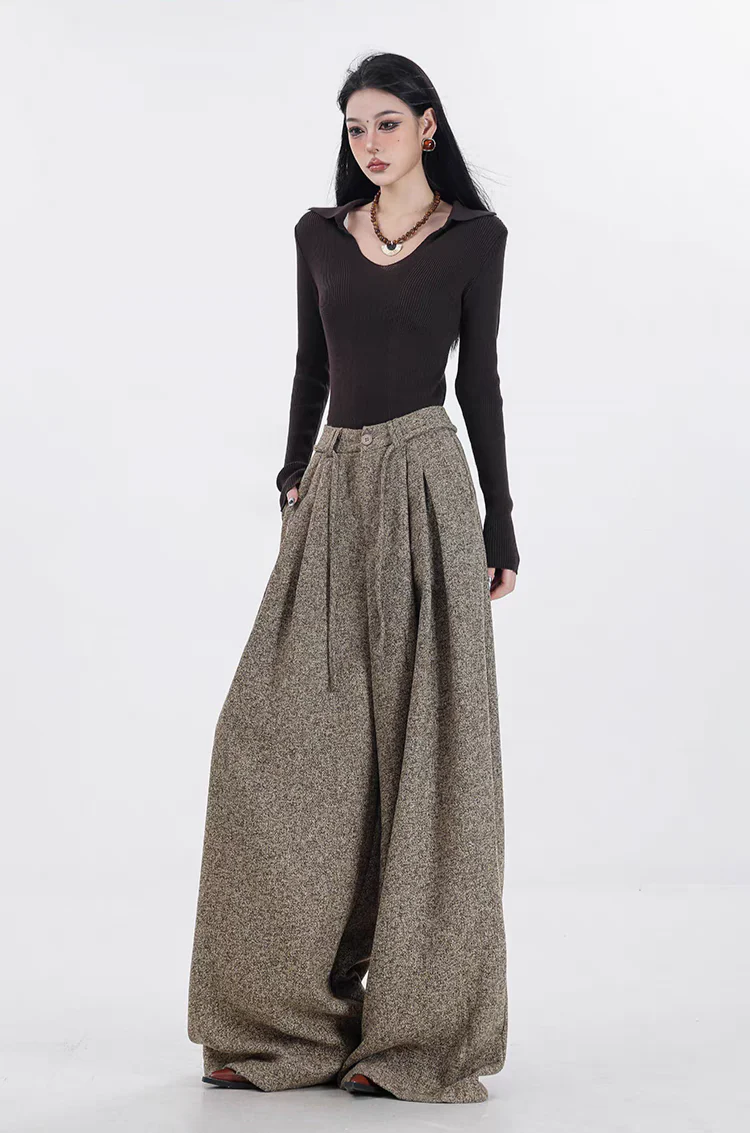 Wide-Leg Pleated Textured Trousers with Waist String - Image 9
