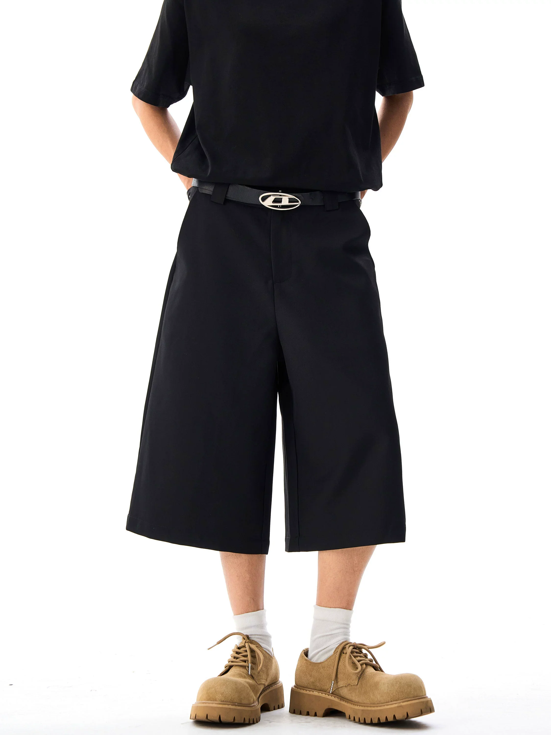 Wide Leg Tailored Bermuda Shorts - Image 2